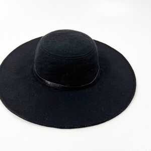 ✅ UO STARING AT‎ STARS WOOL BLEND BLACK HAT